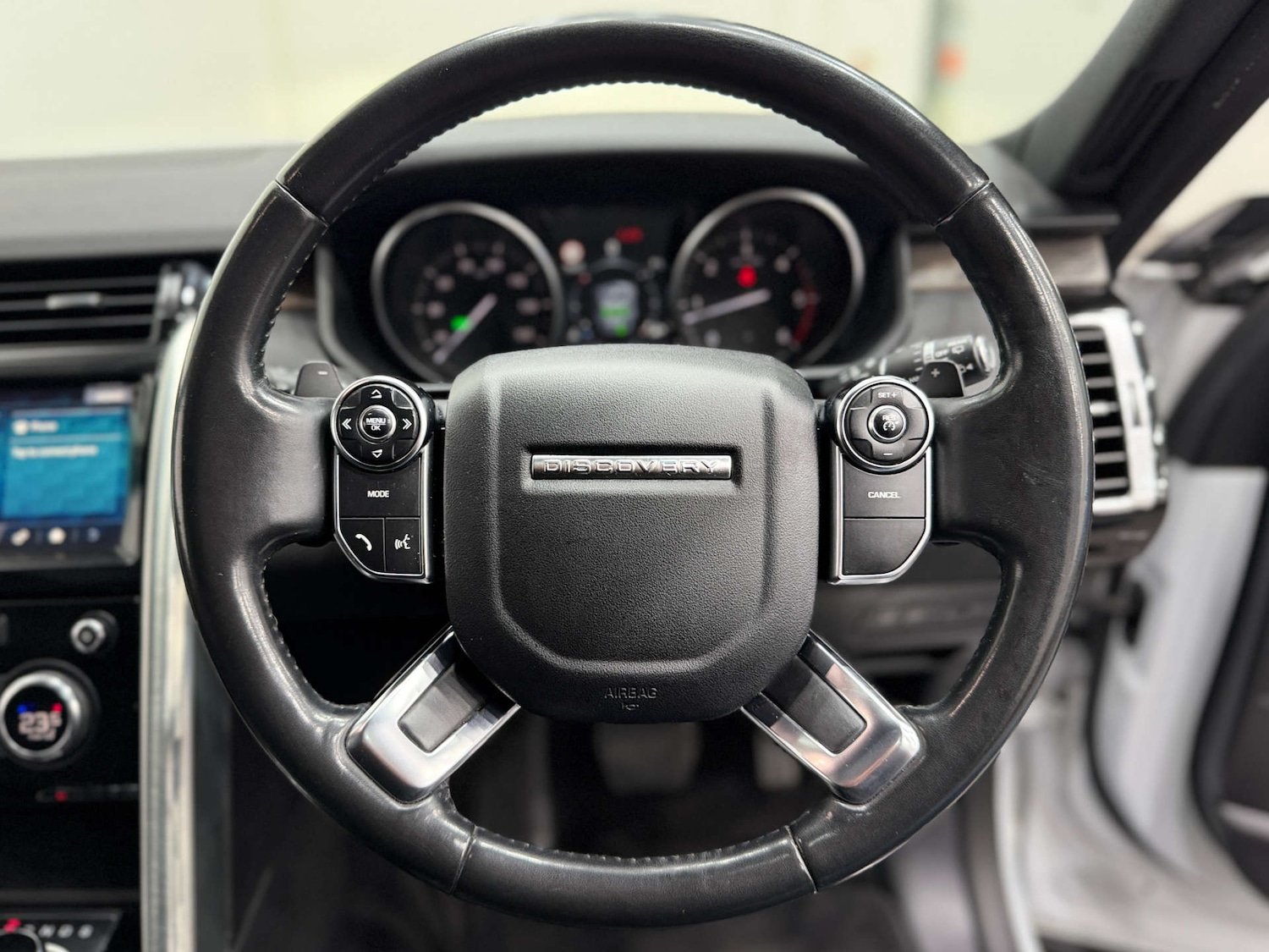 Used Land Rover Discovery 2017 for sale - 77025228: Photo 17