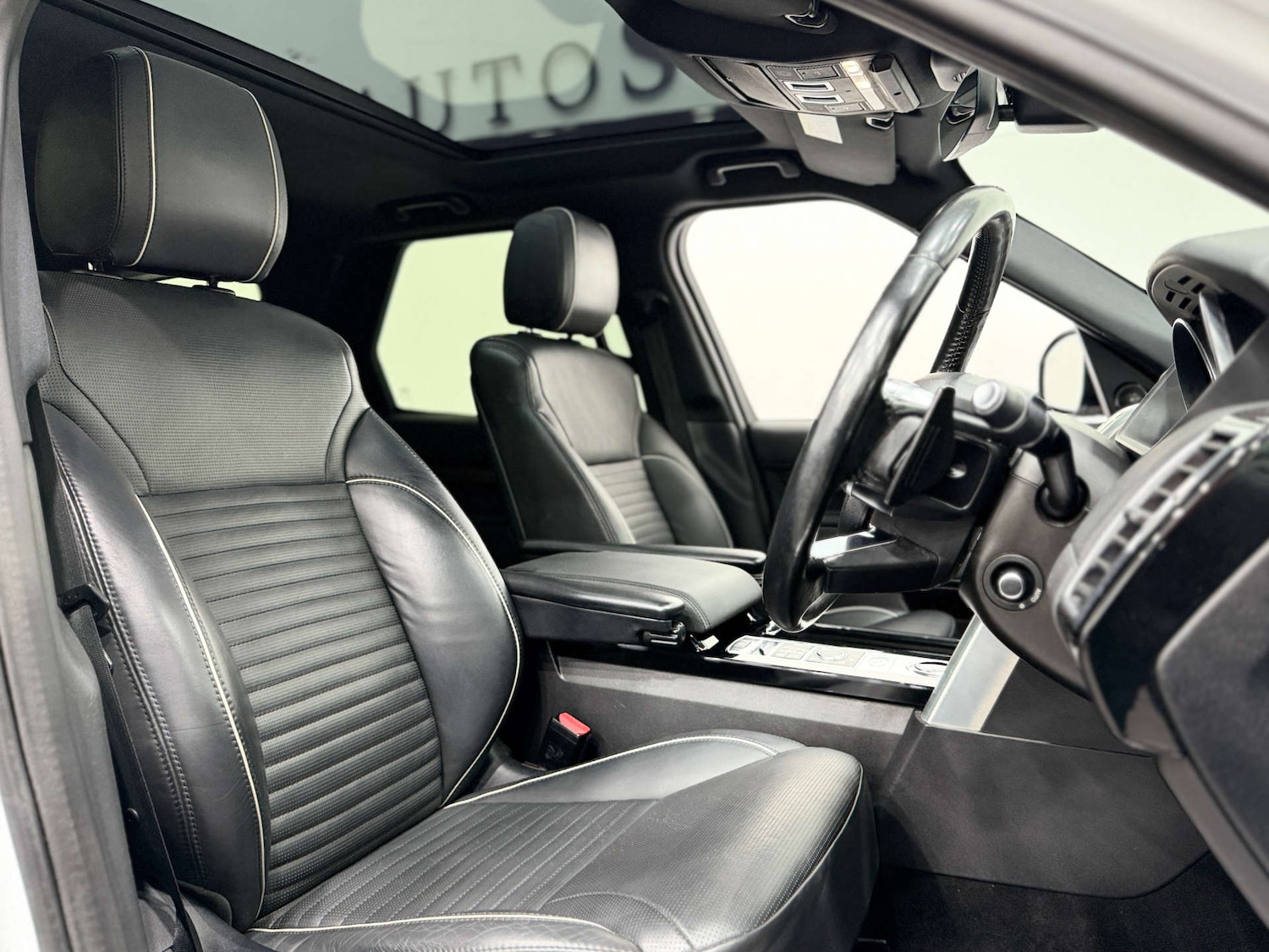 Used Land Rover Discovery 2017 for sale - 77025228: Photo 2