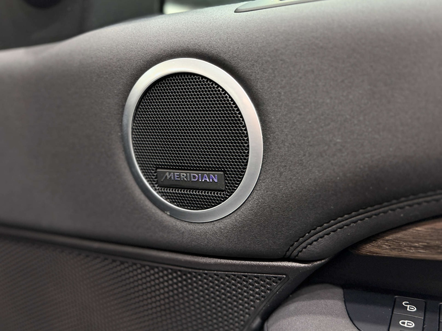 Used Land Rover Discovery 2017 for sale - 77025228: Photo 30