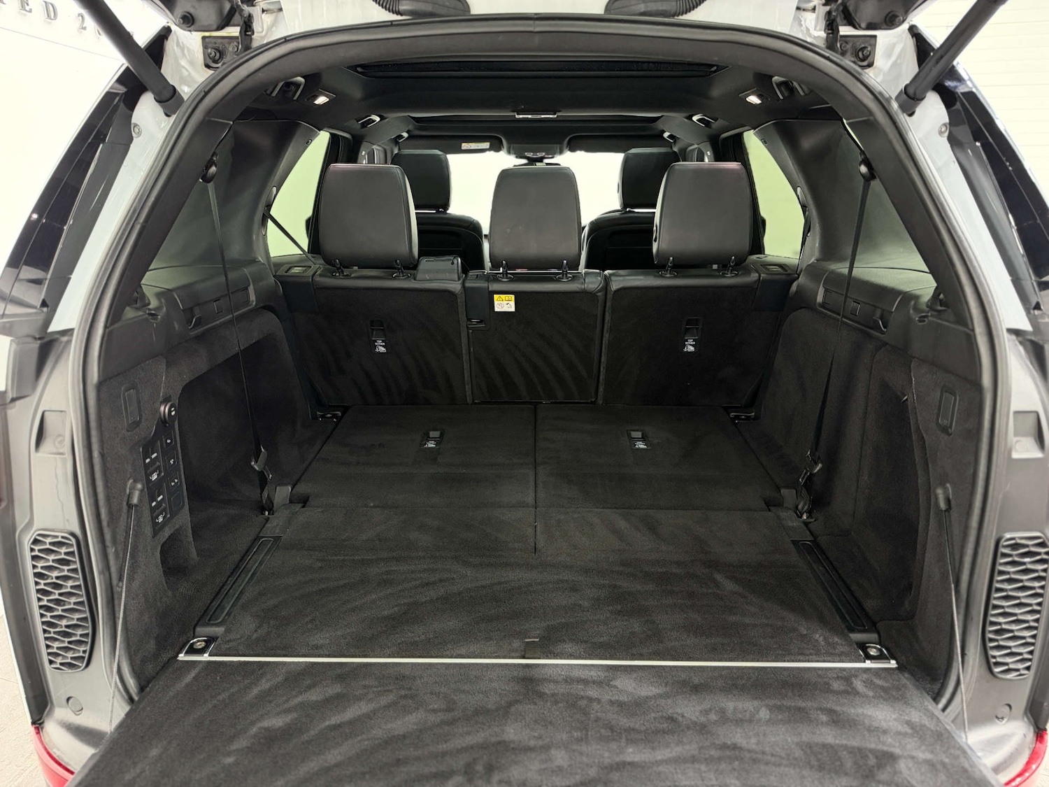 Used Land Rover Discovery 2017 for sale - 77025228: Photo 40