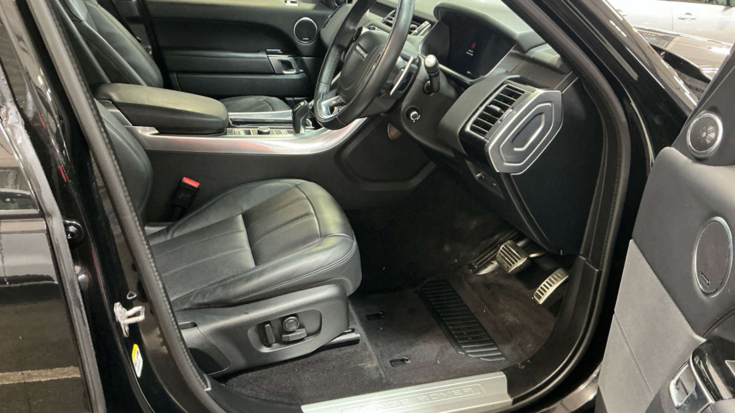 Used Land Rover Range Rover Sport 2022 for sale - 77380696: Photo 2