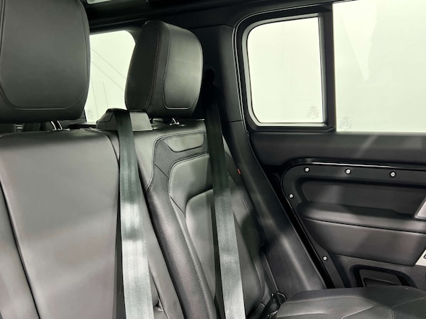 Used Land Rover Defender 2024 for sale - 76064556: Photo 16