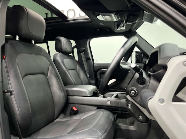 Used Land Rover Defender 2024 for sale - 76064556: Photo 2