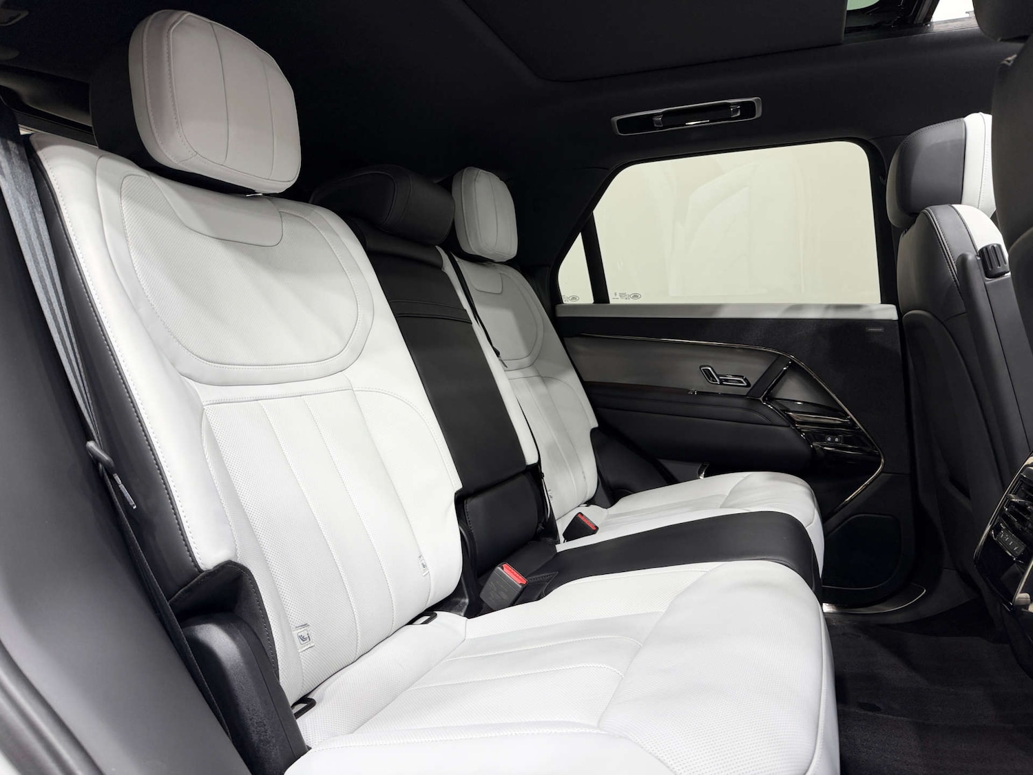 Used Land Rover Range Rover Sport 2024 for sale - 77833936: Photo 16