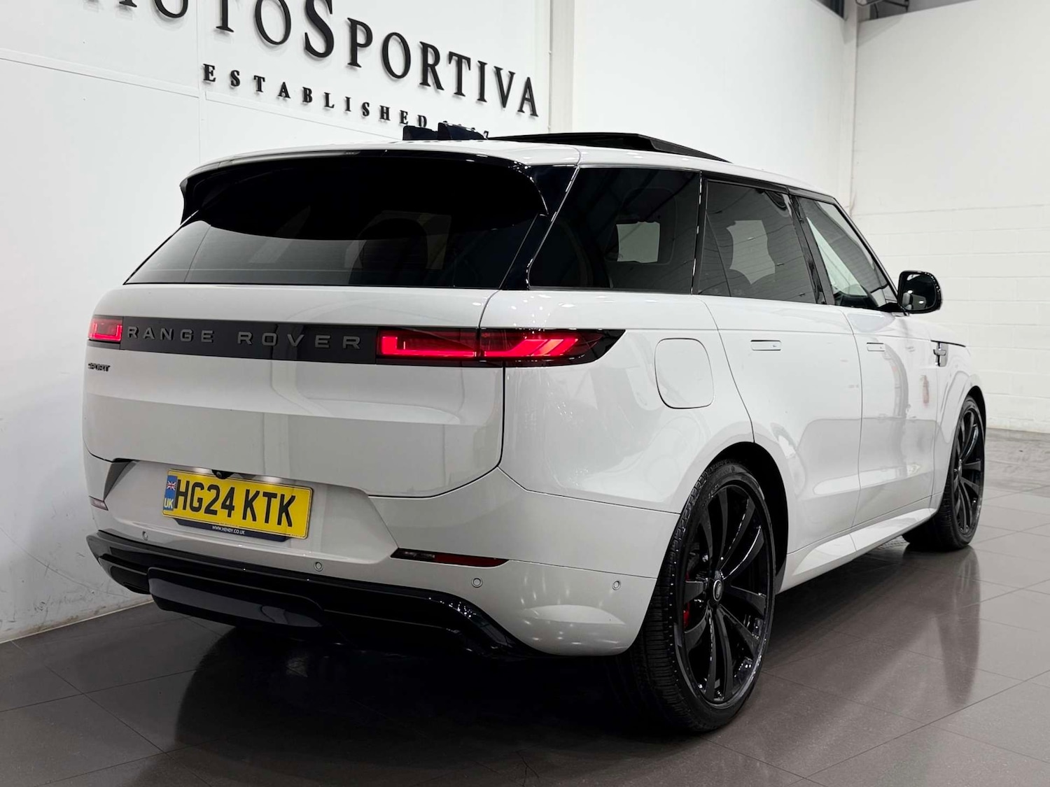 Used Land Rover Range Rover Sport 2024 for sale - 77833936: Photo 6