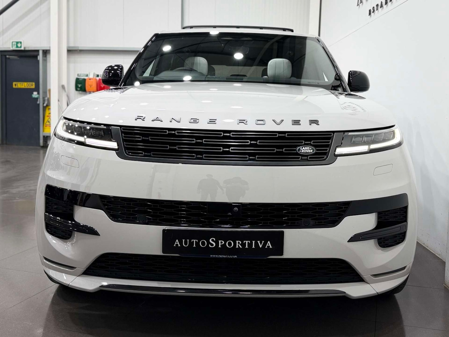 Used Land Rover Range Rover Sport 2024 for sale - 77833936: Photo 9