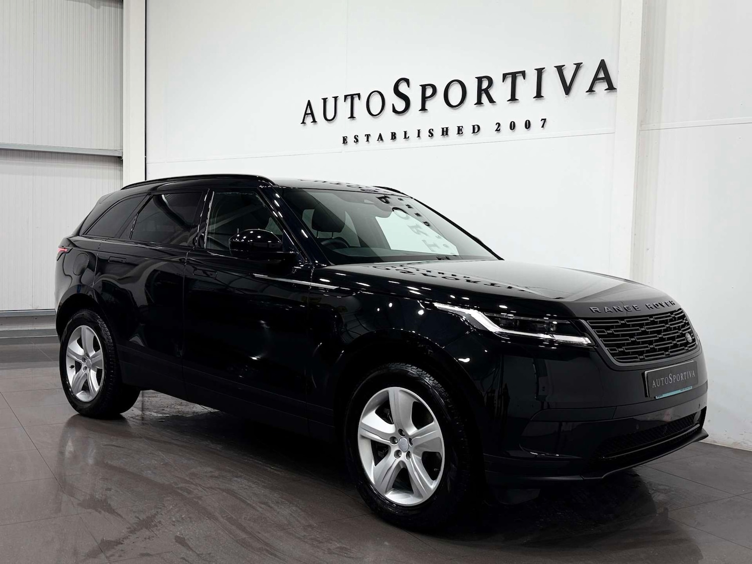 Used Land Rover Range Rover Velar 2025 for sale - 77083283: Photo 8