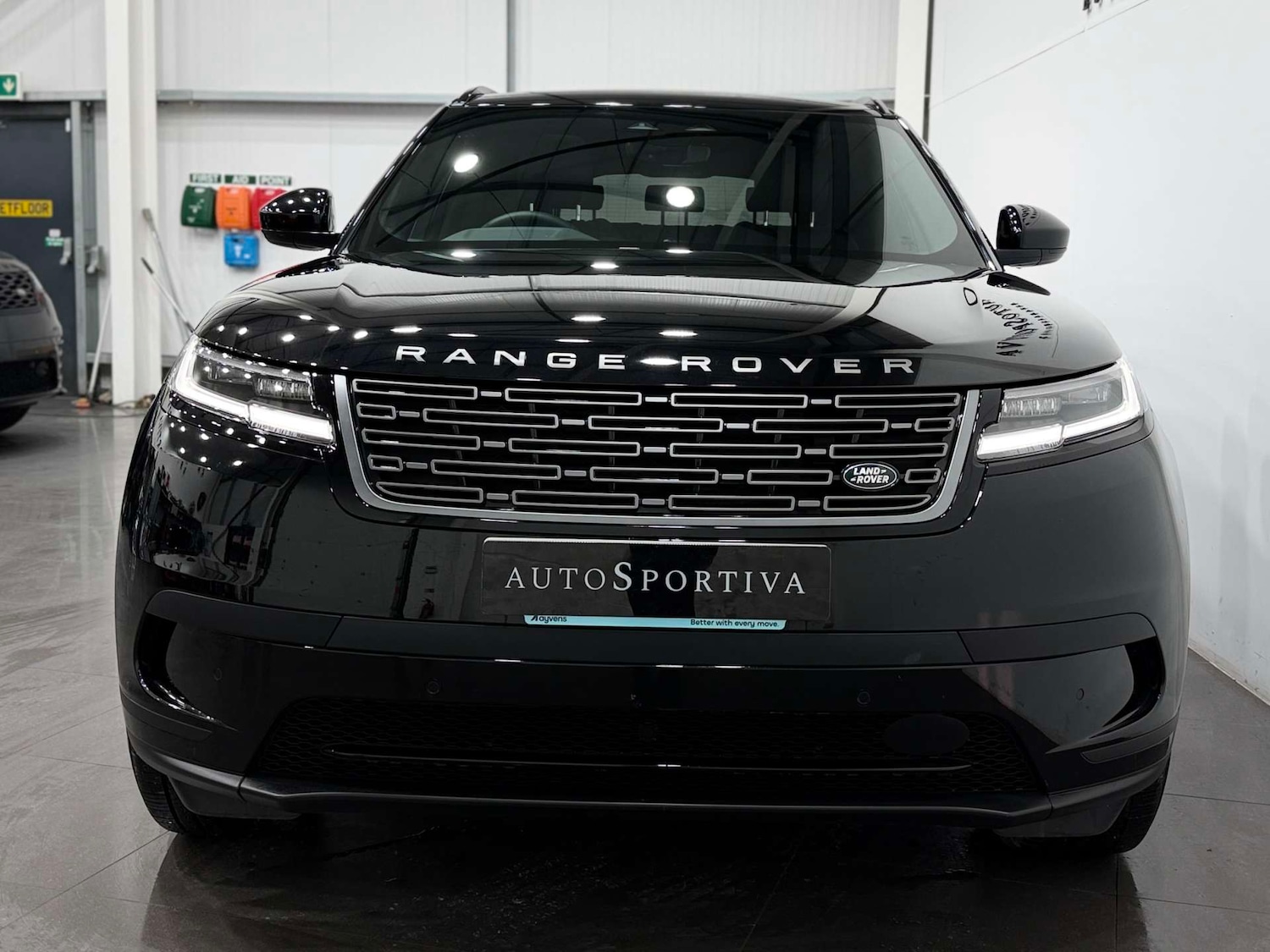 Used Land Rover Range Rover Velar 2025 for sale - 77083283: Photo 9