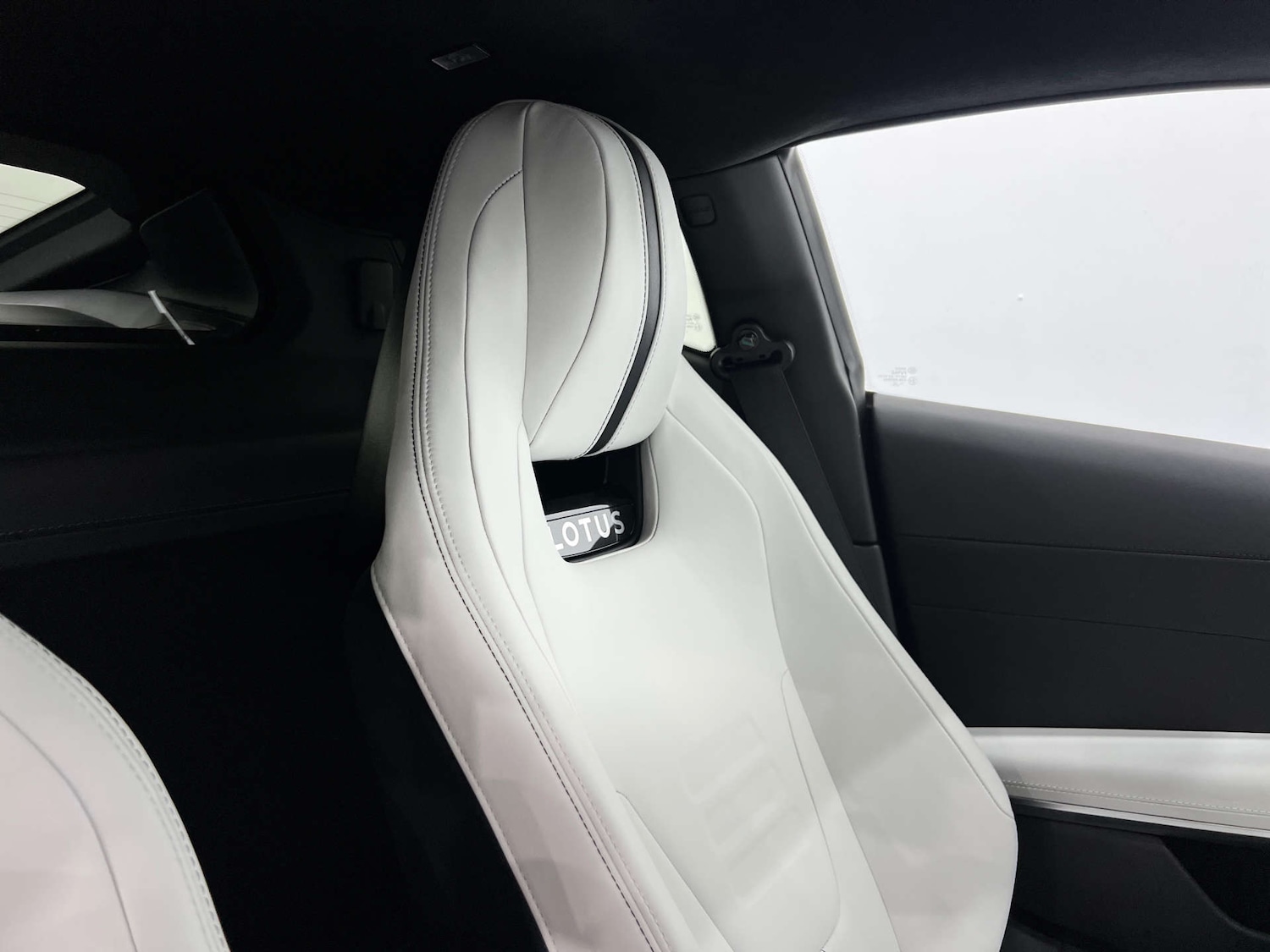 Used Lotus Emira 2024 for sale - 76600926: Photo 16