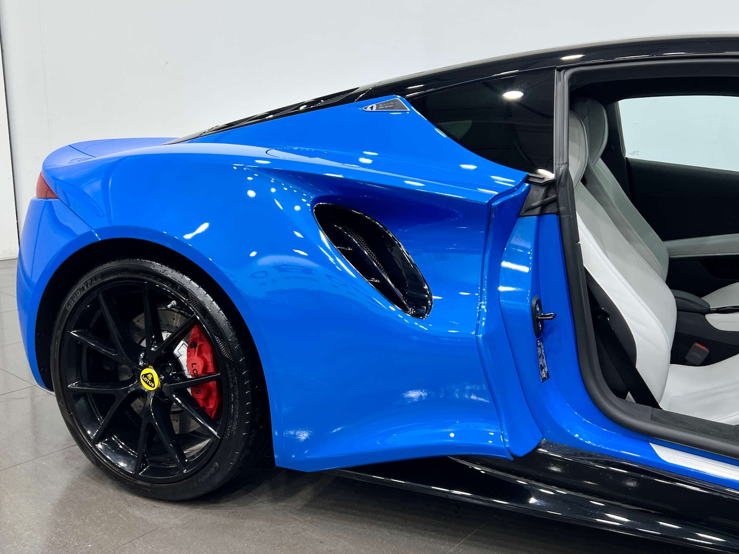 Used Lotus Emira 2024 for sale - 76600926: Photo 30