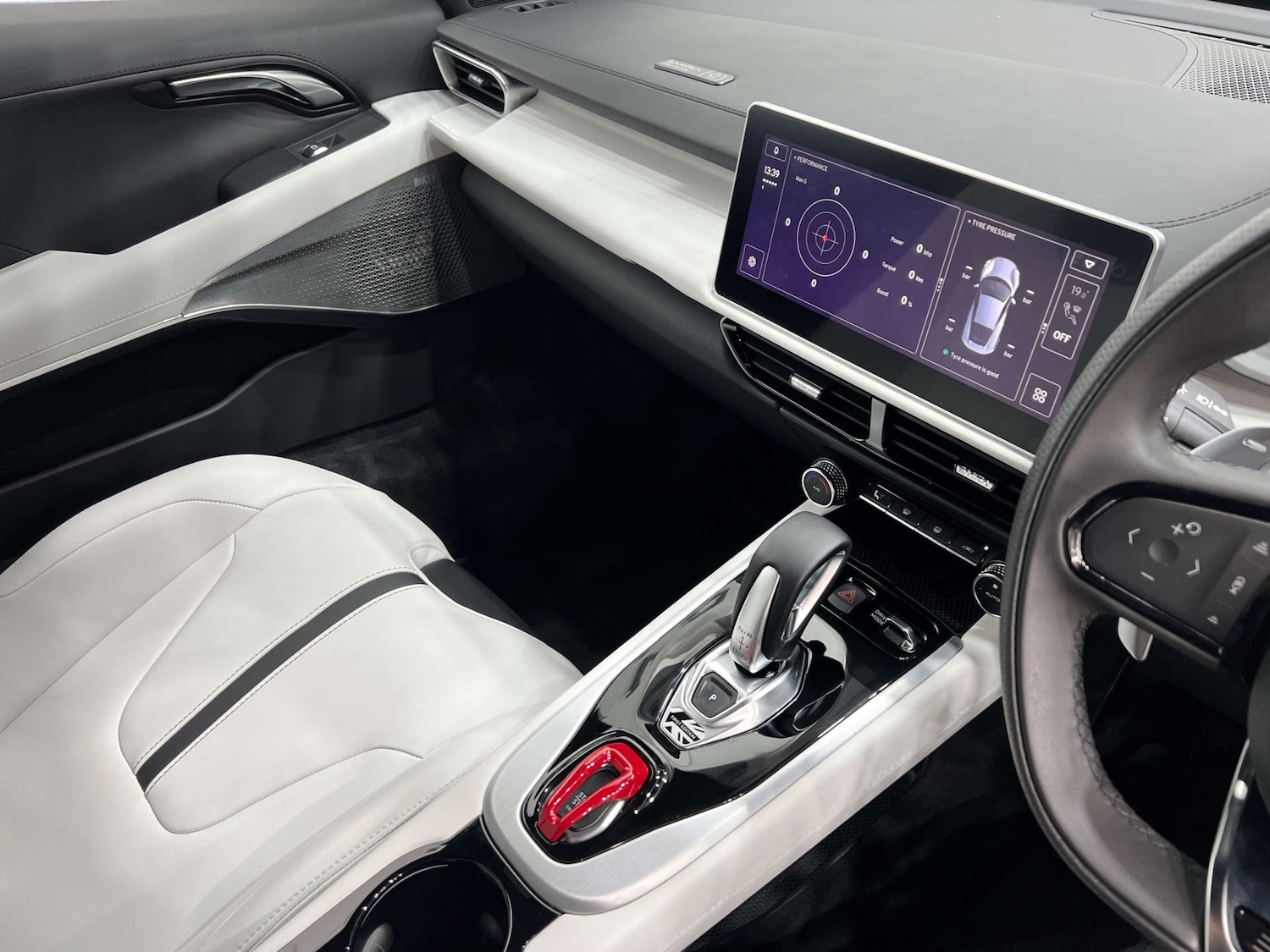 Used Lotus Emira 2024 for sale - 76600926: Photo 41