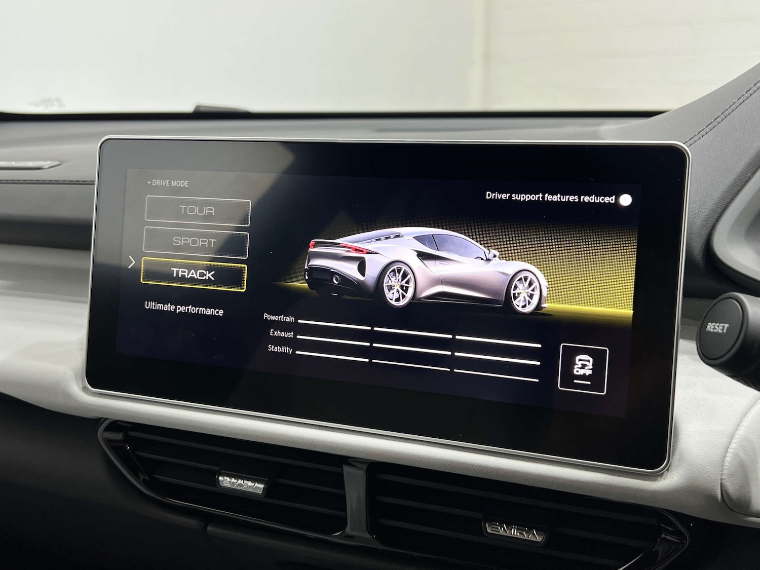 Used Lotus Emira 2024 for sale - 76600926: Photo 45