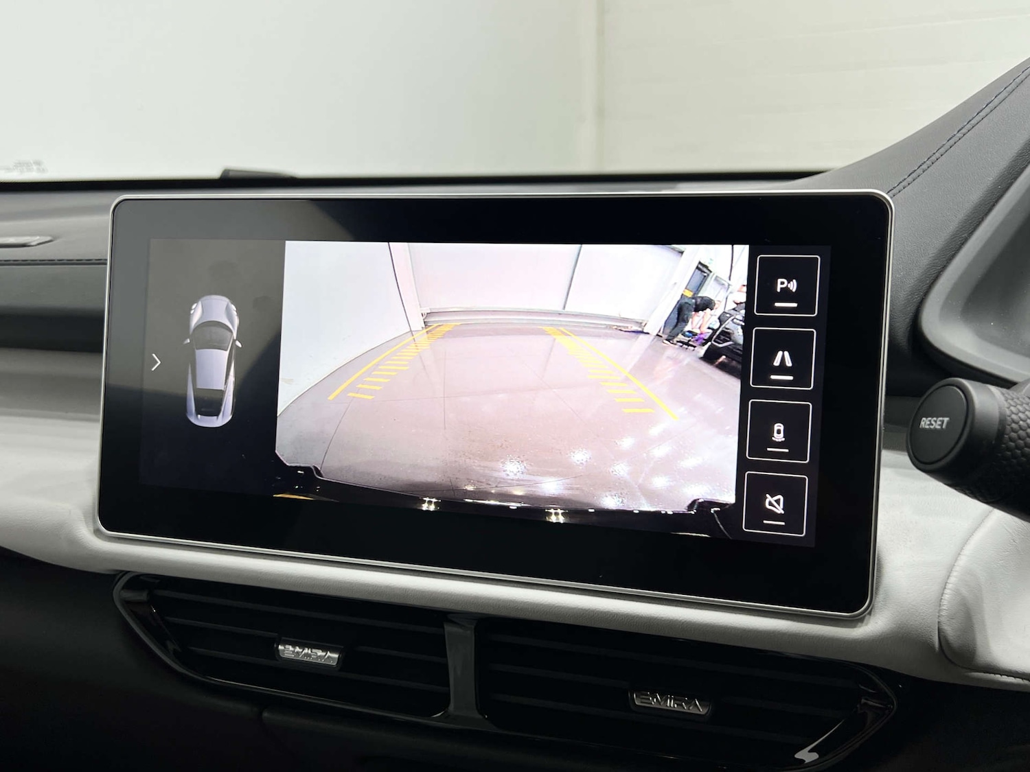 Used Lotus Emira 2024 for sale - 76600926: Photo 47