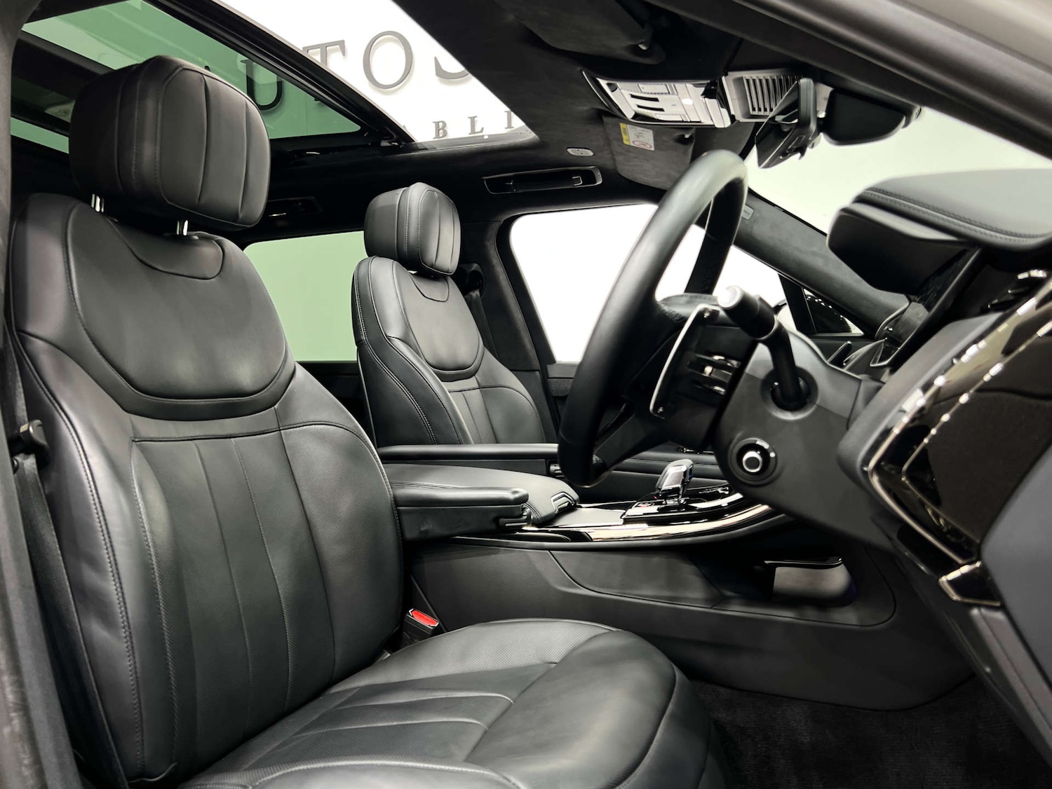 Used Land Rover Range Rover Sport 2023 for sale - 76068156: Photo 2