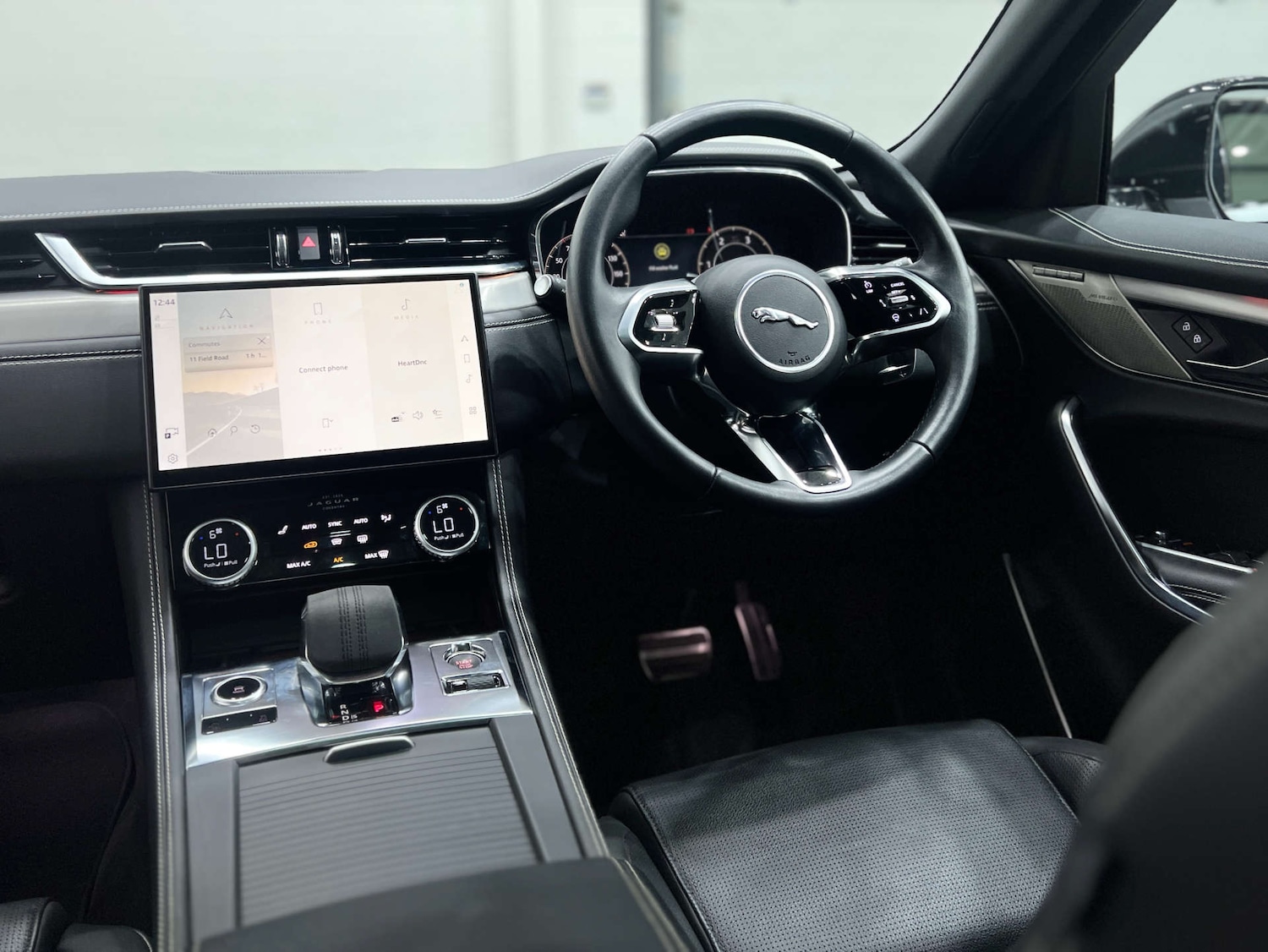 Used Jaguar F-Pace 2024 for sale - 76277563: Photo 17