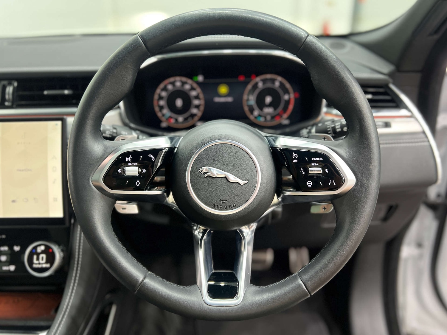 Used Jaguar F-Pace 2024 for sale - 76277563: Photo 18