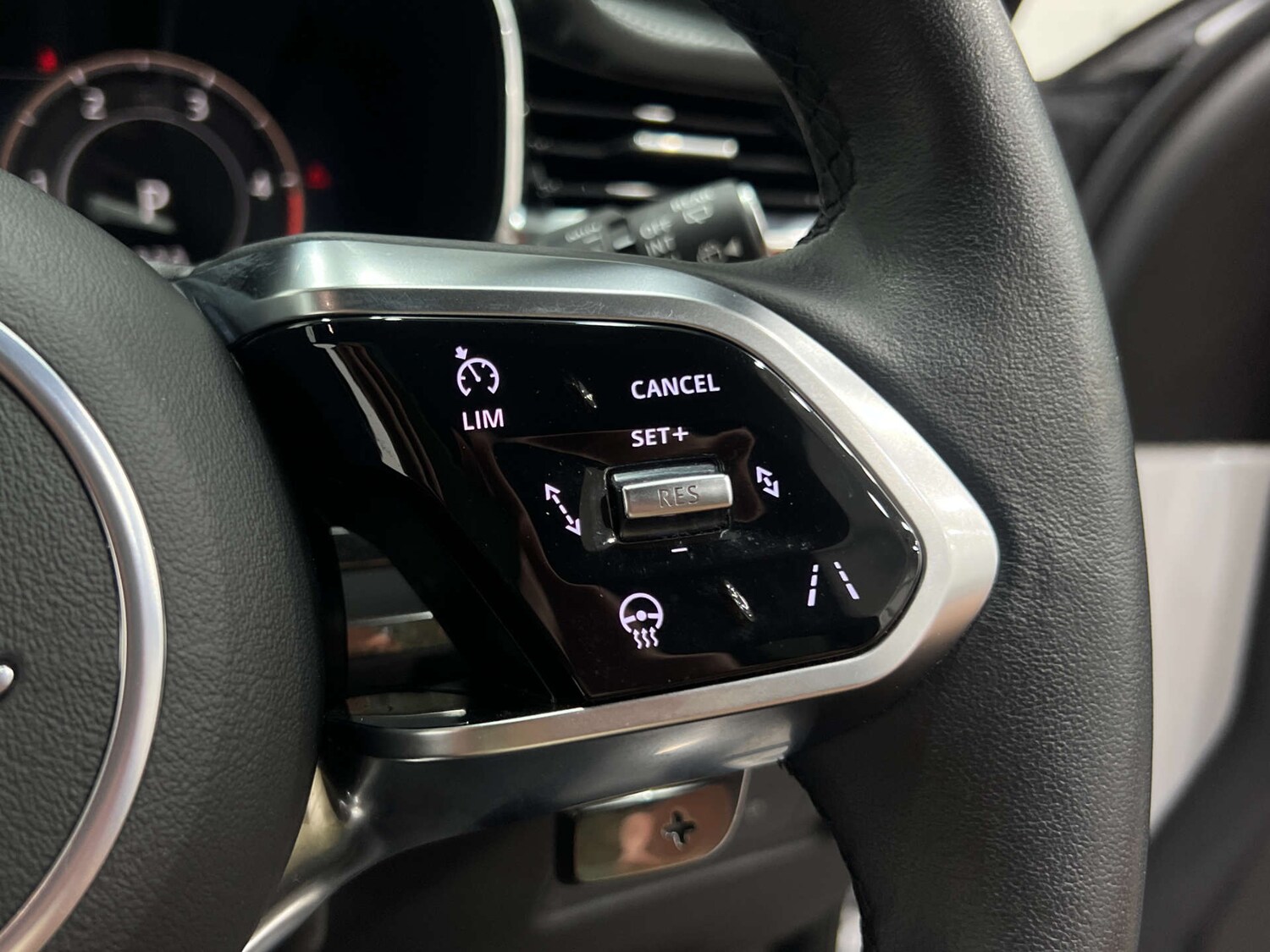 Used Jaguar F-Pace 2024 for sale - 76277563: Photo 19