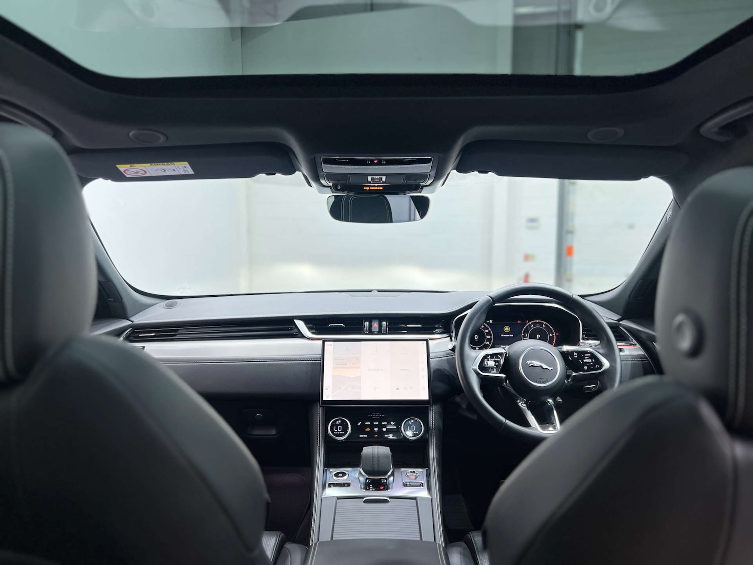 Used Jaguar F-Pace 2024 for sale - 76277563: Photo 2