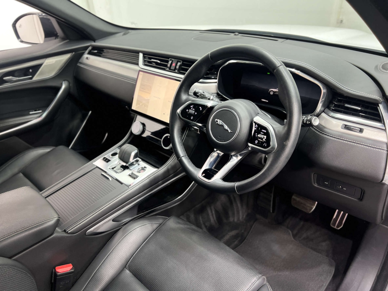 Used Jaguar F-Pace 2024 for sale - 76277563: Photo 35