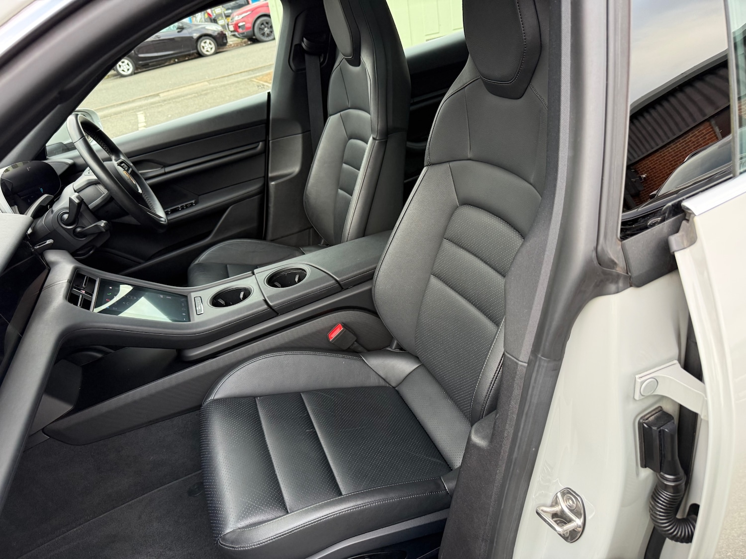 Used Porsche Taycan 2020 for sale - 78131366: Photo 11