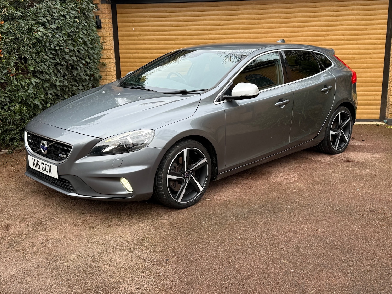 Used Volvo V40 2014 for sale - 77746177: Photo 1
