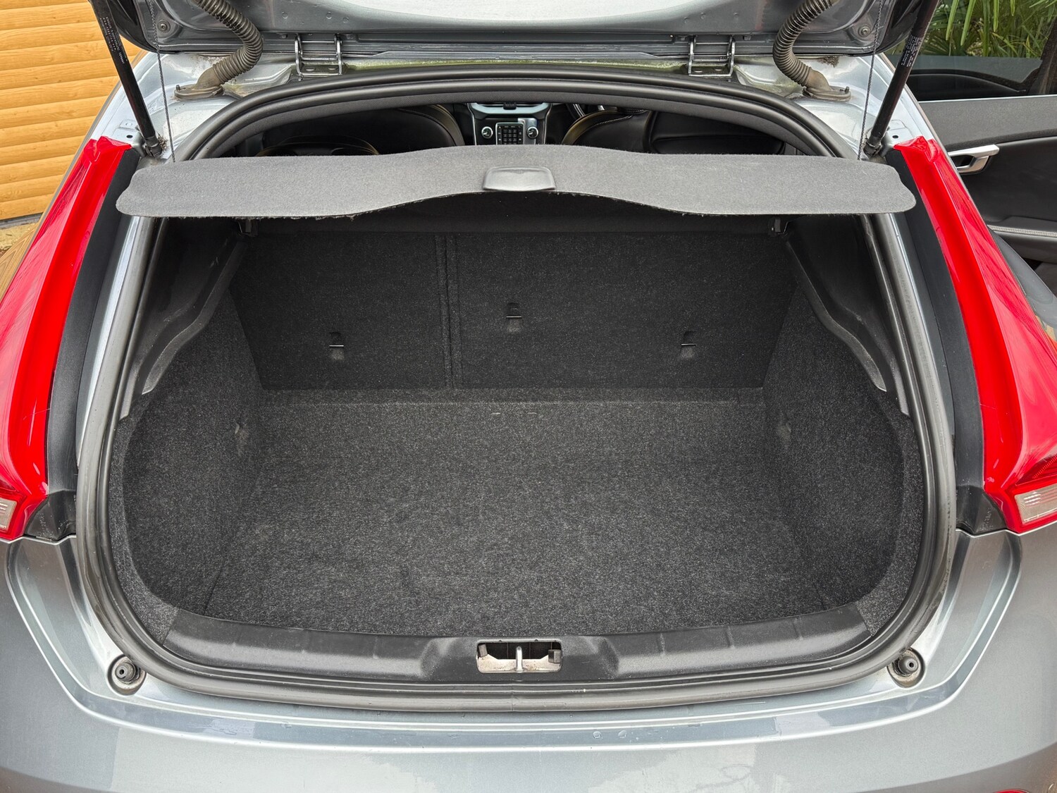 Used Volvo V40 2014 for sale - 77746177: Photo 15