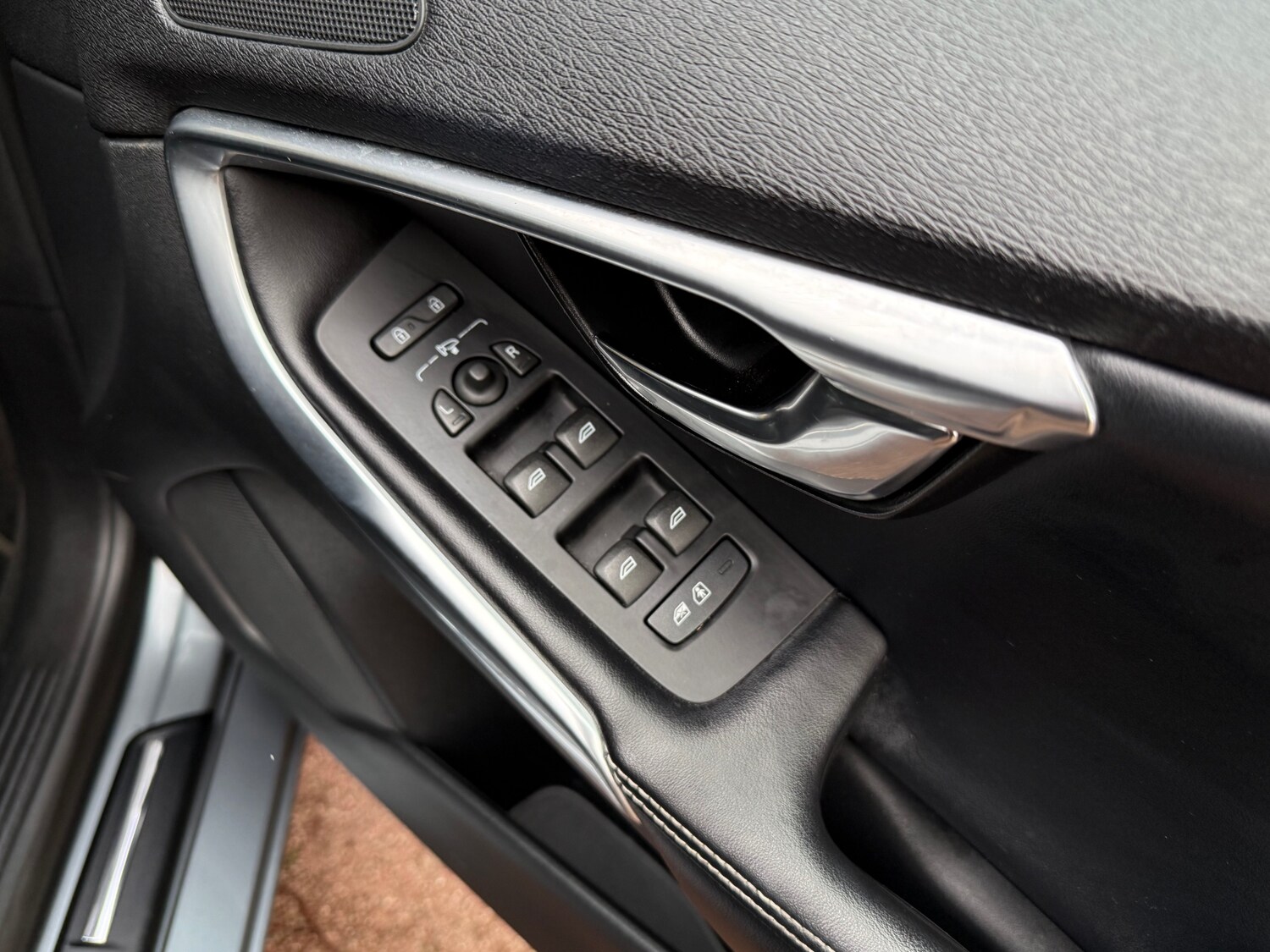 Used Volvo V40 2014 for sale - 77746177: Photo 23