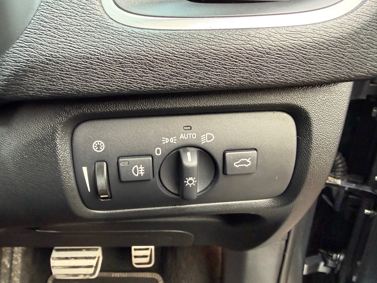 Used Volvo V40 2014 for sale - 77746177: Photo 24