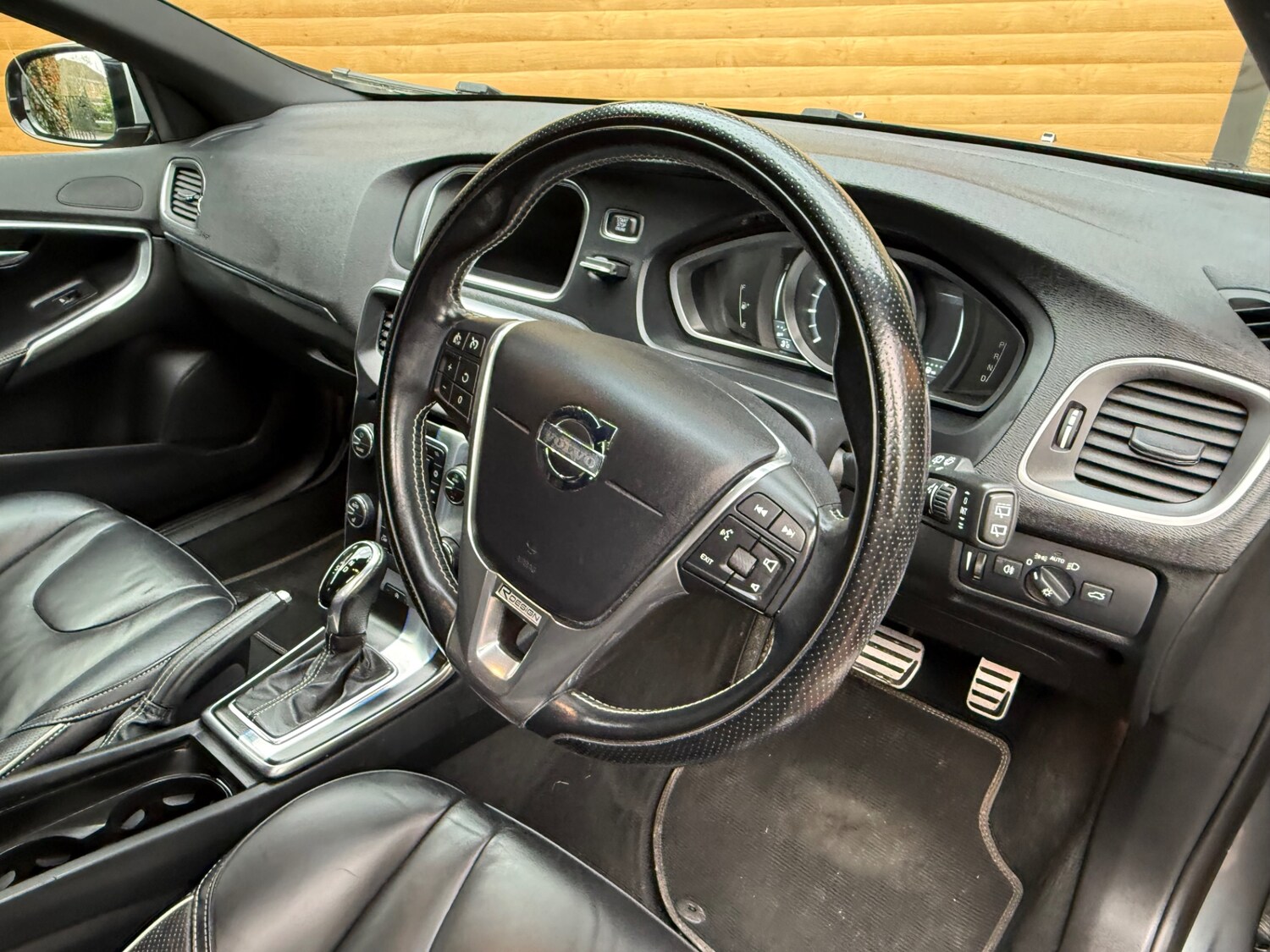 Used Volvo V40 2014 for sale - 77746177: Photo 7