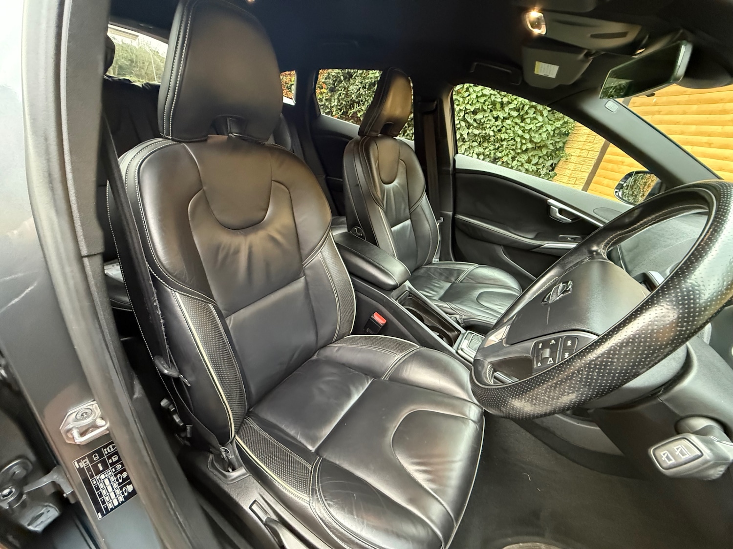 Used Volvo V40 2014 for sale - 77746177: Photo 8