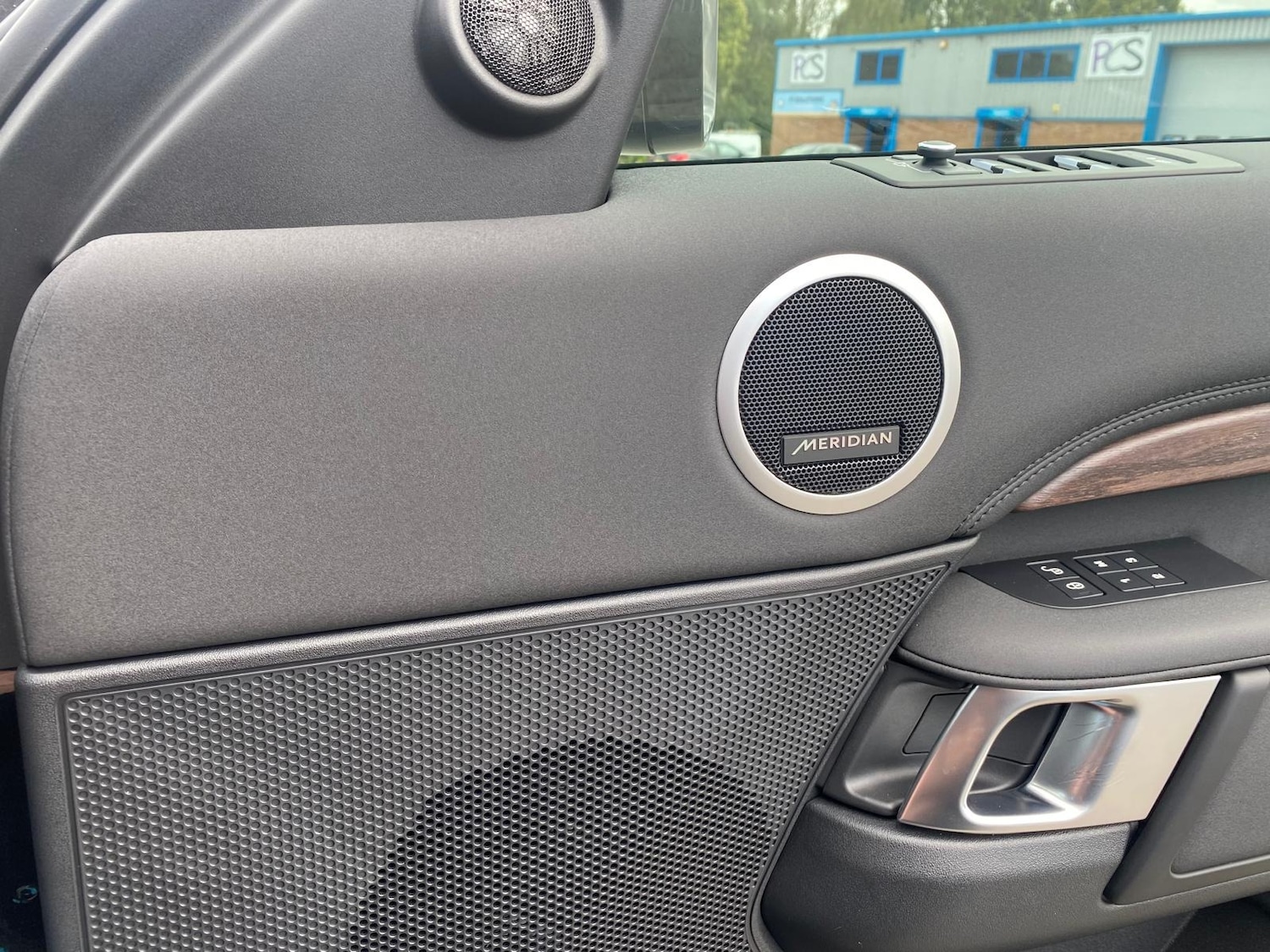 Used Land Rover Discovery 2020 for sale - 76919887: Photo 7