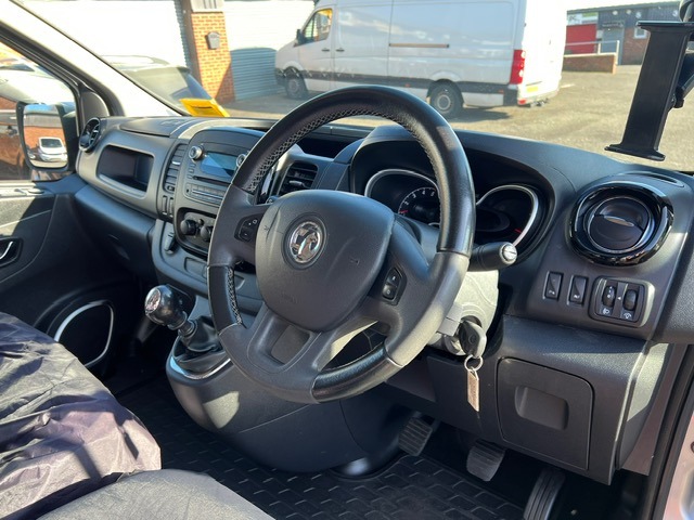 Used Vauxhall Vivaro 2017 for sale - 77180312: Photo 10