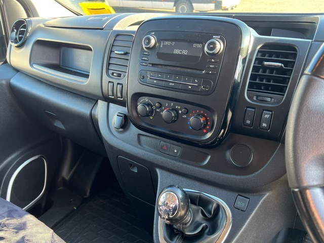 Used Vauxhall Vivaro 2017 for sale - 77180312: Photo 12