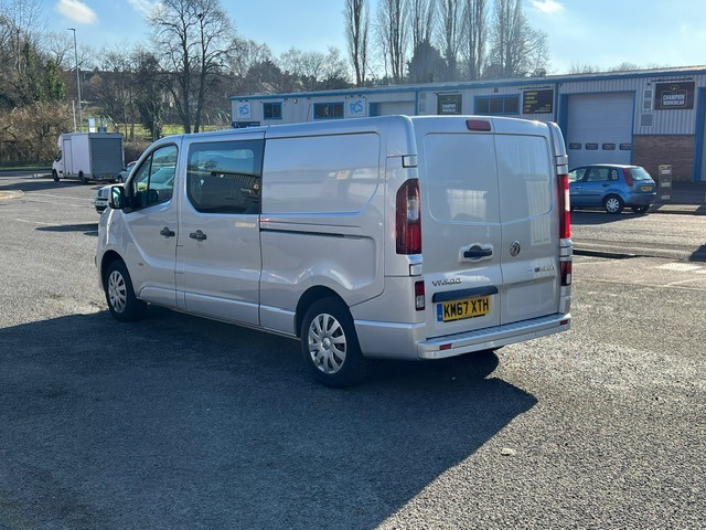 Used Vauxhall Vivaro 2017 for sale - 77180312: Photo 5