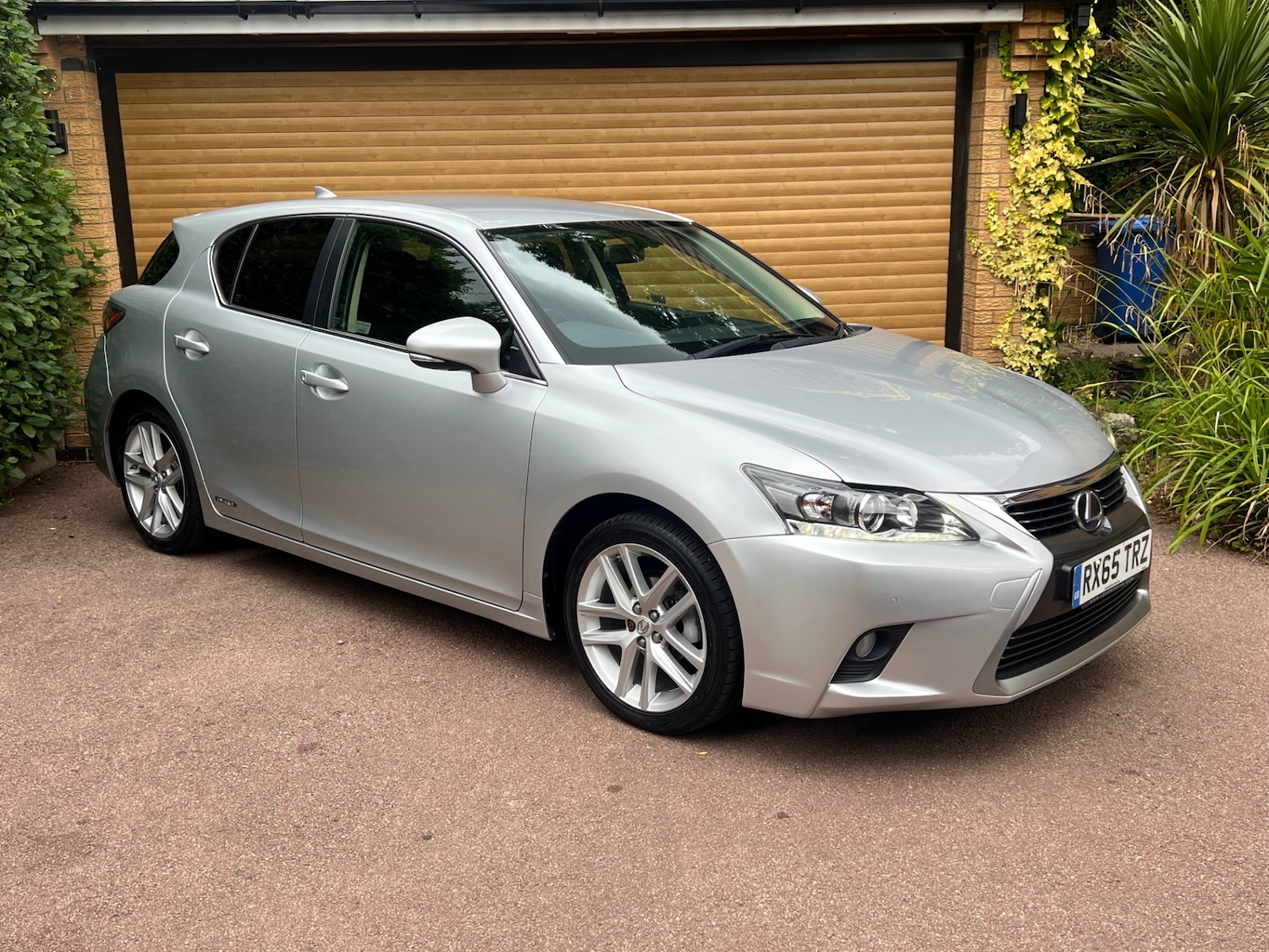 Used Lexus CT 2015 for sale - 76391245: Photo 1