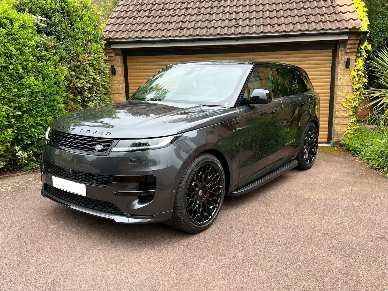 Used Land Rover Range Rover Sport 2023 for sale - 77124183: Photo 2