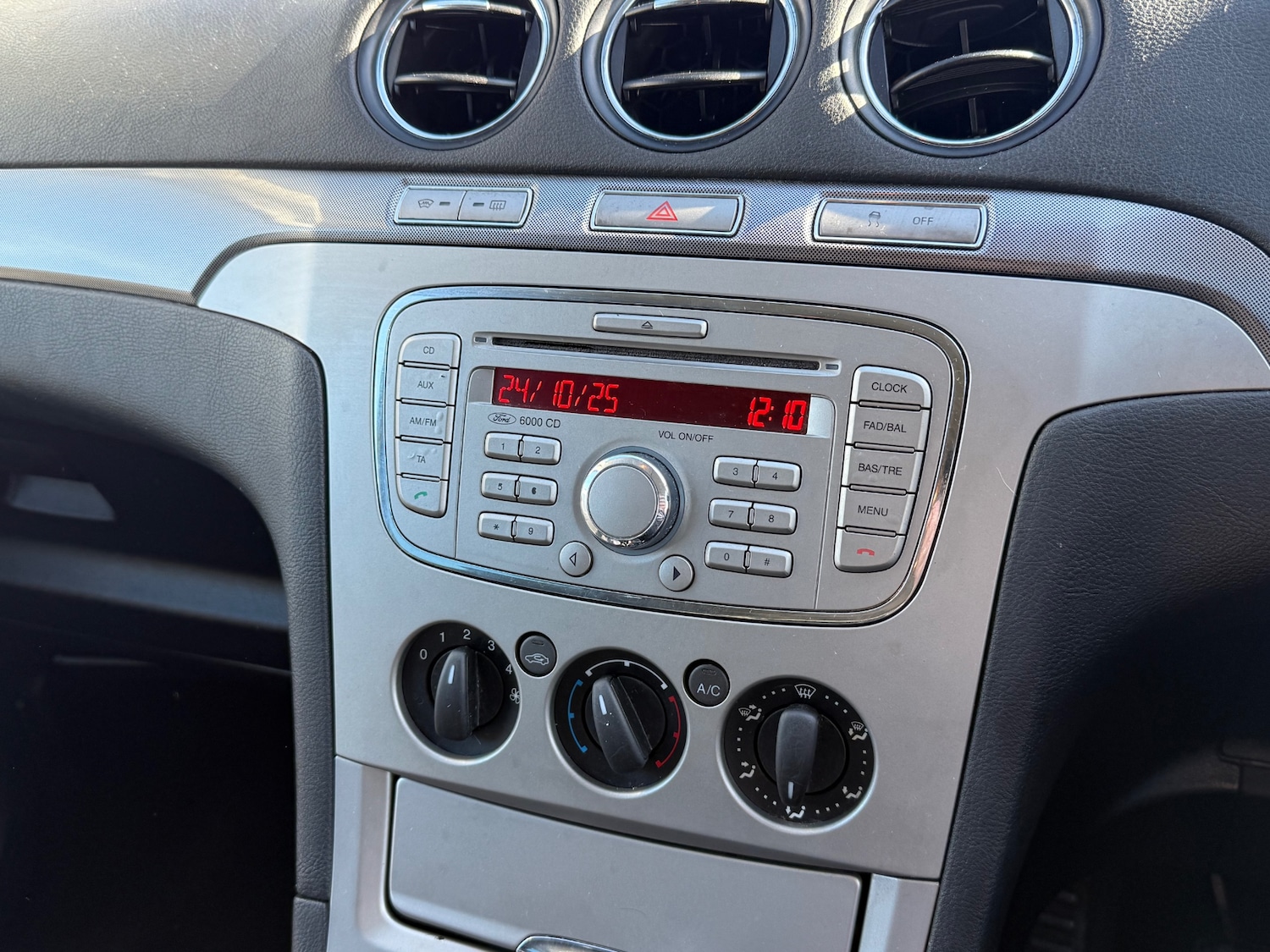 Used Ford Galaxy 2010 for sale - 77916074: Photo 15