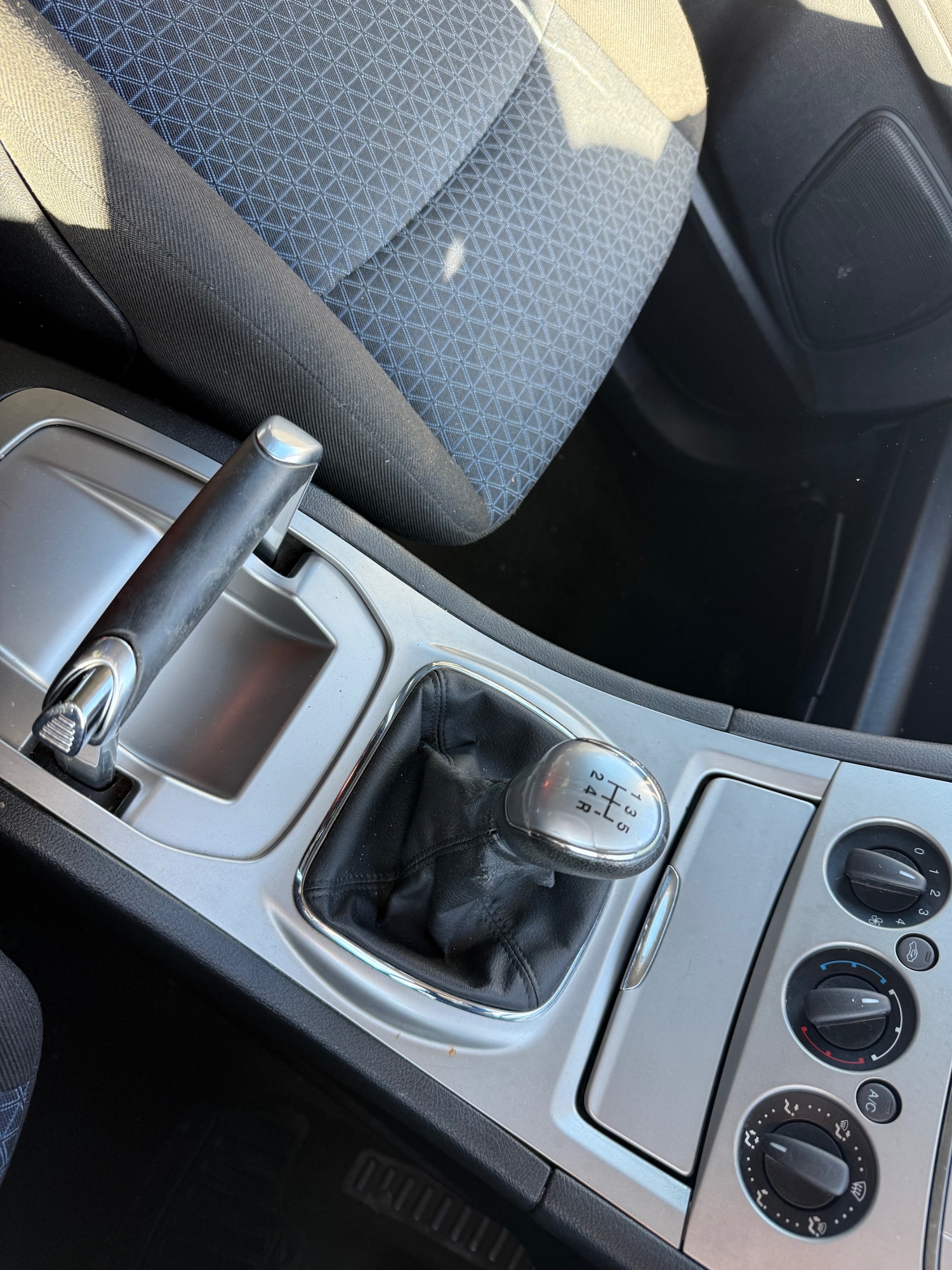 Used Ford Galaxy 2010 for sale - 77916074: Photo 16