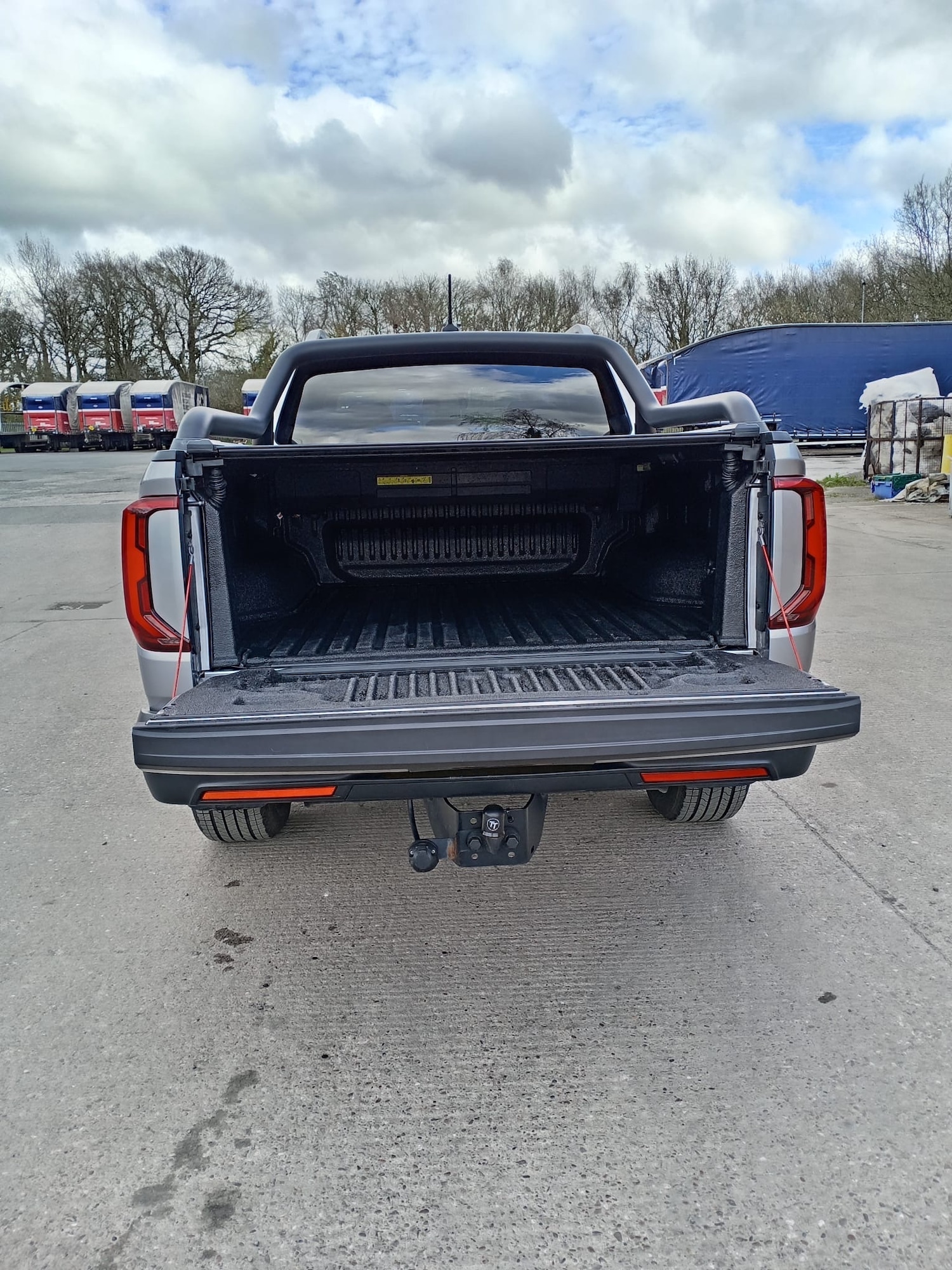 Used Volkswagen Amarok 2025 for sale - 78013038: Photo 11