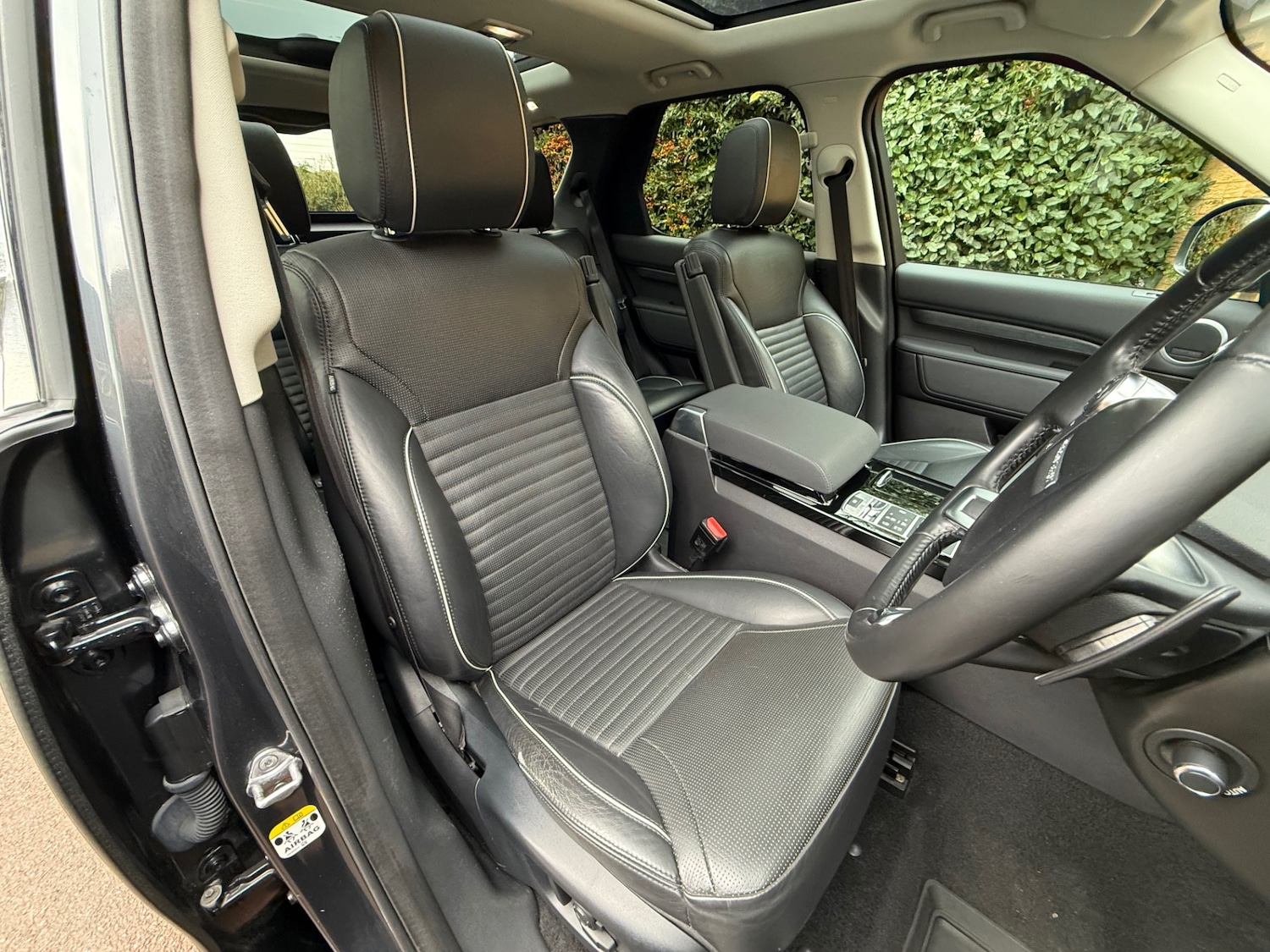 Used Land Rover Discovery 2017 for sale - 77461856: Photo 11