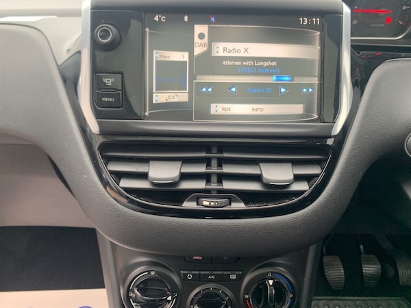 Used Peugeot 208 2014 for sale - 76255129: Photo 15