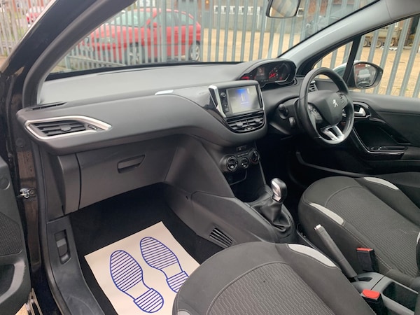 Used Peugeot 208 2014 for sale - 76255129: Photo 19