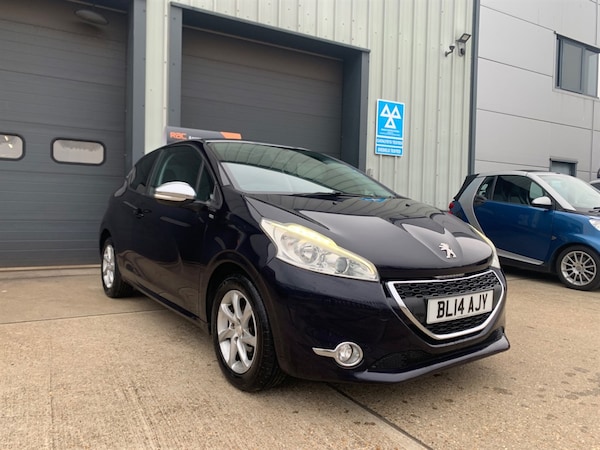 Used Peugeot 208 2014 for sale - 76255129: Photo 2