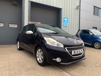 Used Peugeot 208 2014 for sale - 76255129: Photo