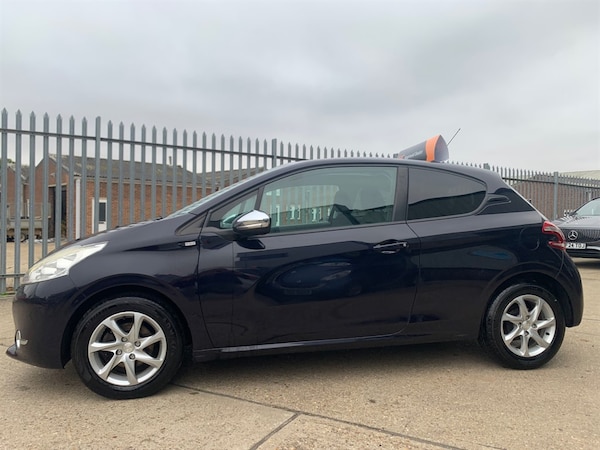 Used Peugeot 208 2014 for sale - 76255129: Photo 3