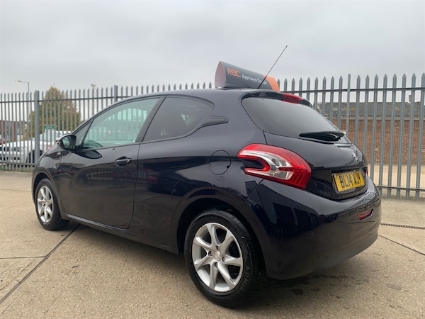 Used Peugeot 208 2014 for sale - 76255129: Photo 5