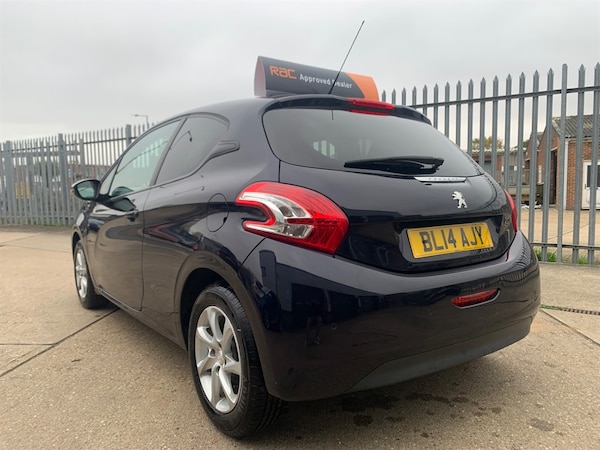 Used Peugeot 208 2014 for sale - 76255129: Photo 6