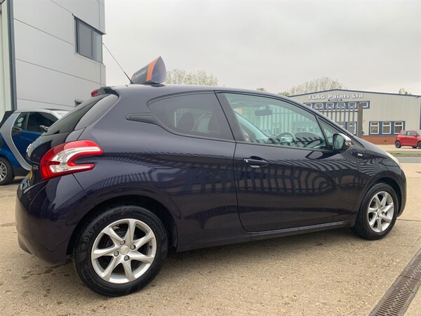 Used Peugeot 208 2014 for sale - 76255129: Photo 7