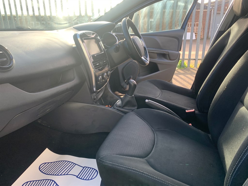 Used Renault Clio 2015 for sale - 76895002: Photo 15