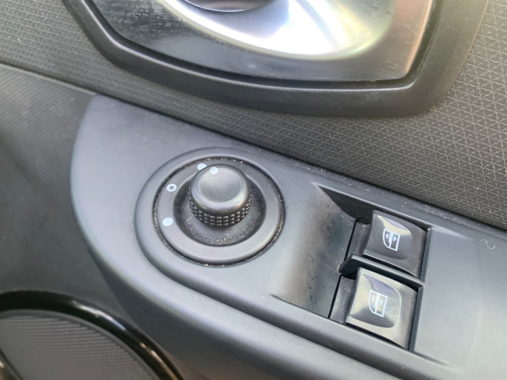 Used Renault Clio 2015 for sale - 76895002: Photo 19